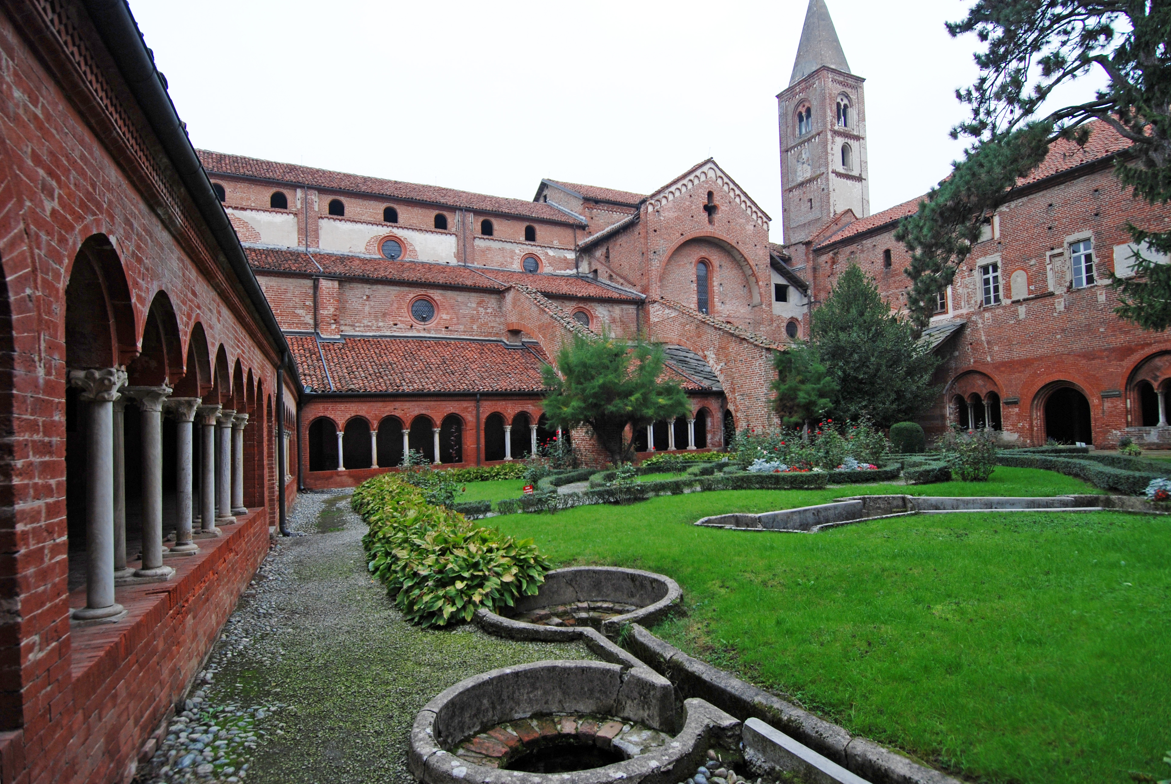 Kloster Staffarda, ehemalige Zisterzienser Abtei, Revello